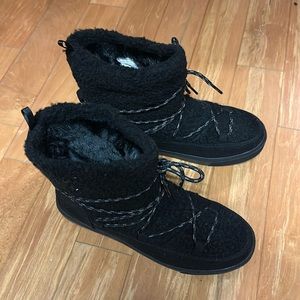 Old Navy Winter ankle boots